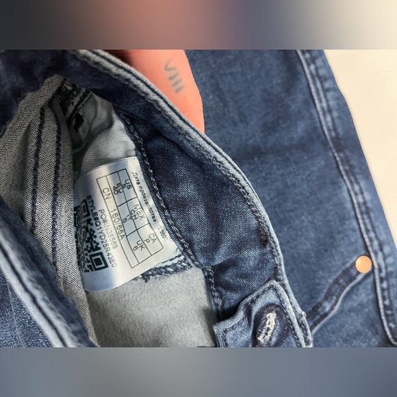 Guess - y2k mini denim skirt - size small - Picture 7 of 8